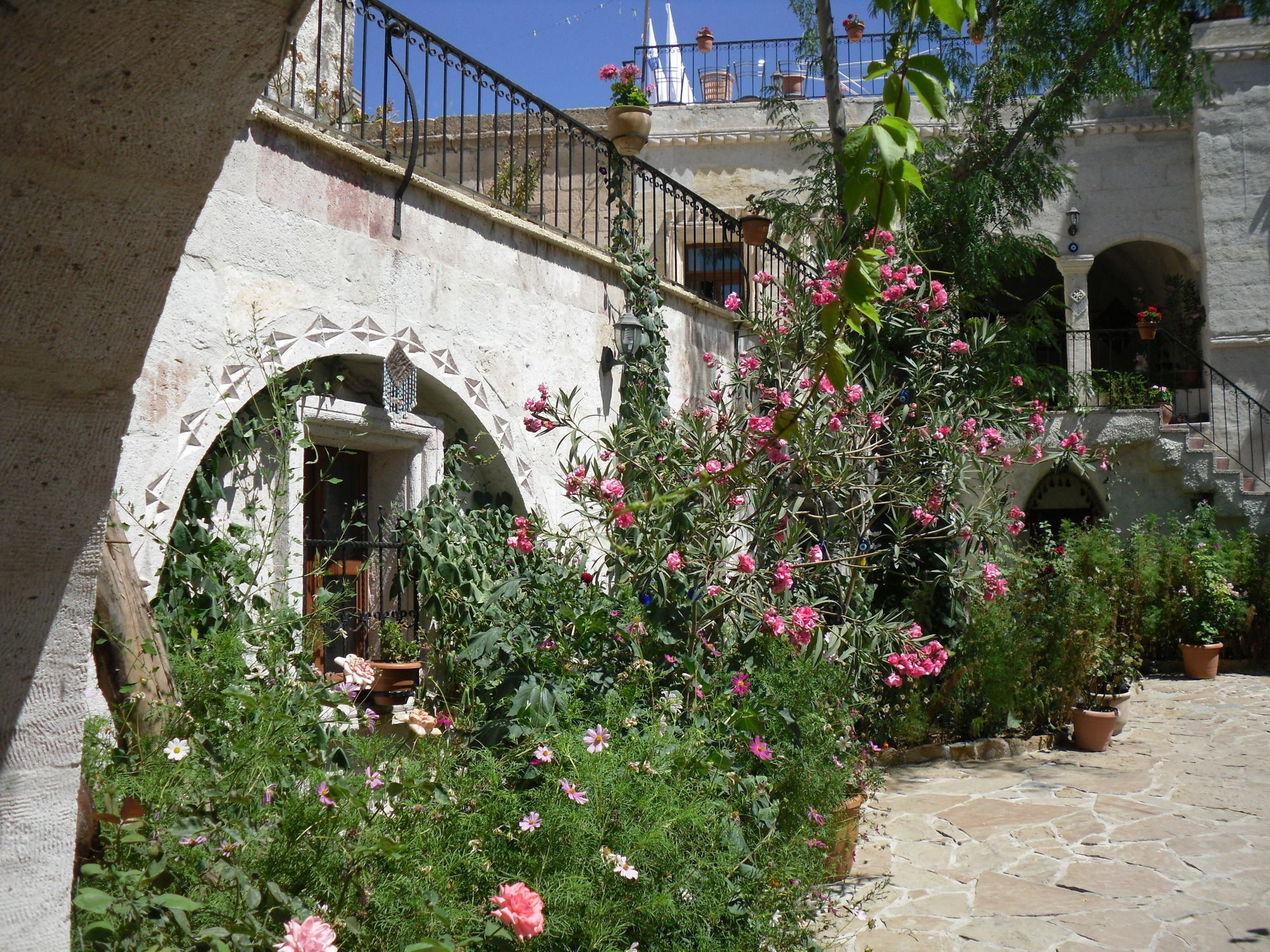Caravanserai Cave Hotel Goreme Exterior photo